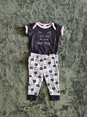 Baby Essentials 2 Piece Infant Outfit Black Cat Bodysuit Matching Pants 0-6 M